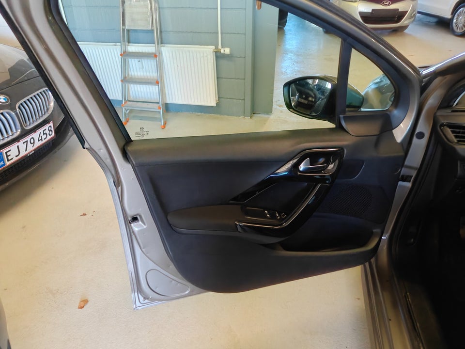 Peugeot 208 1,4 HDi 68 Active 5d