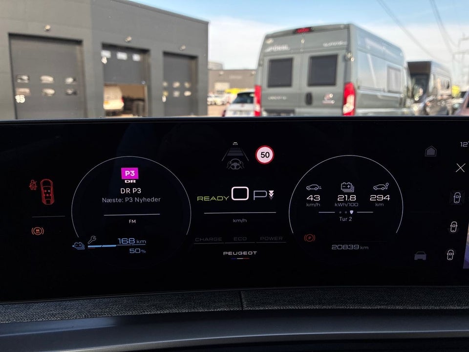 Peugeot e-3008 77 GT Pack 5d