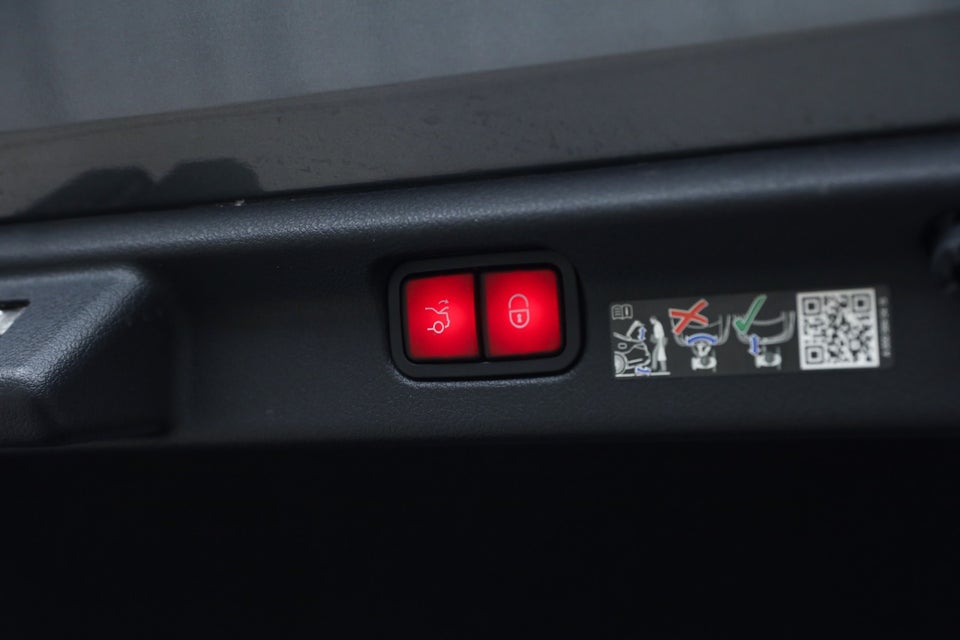 Mercedes EQE350 Electric Art 4d