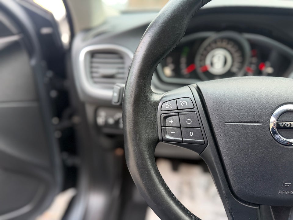 Volvo V40 2,0 D2 120 Business Advanced 5d