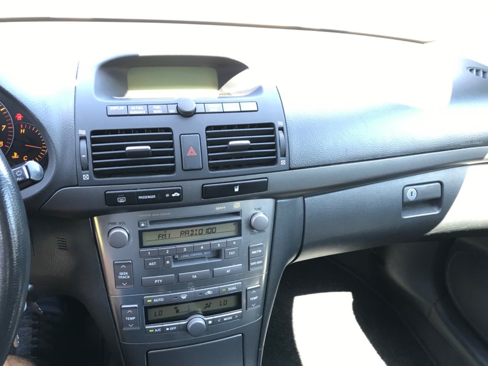 Toyota Avensis 1,8 VVT-i Sol stc. 5d