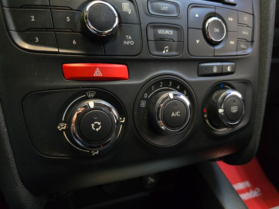 Citroën C4 1,4 VTi Attraction 5d