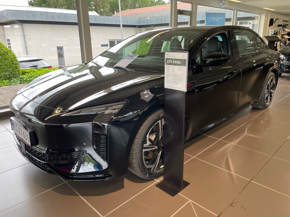 Hongqi EH7 111 Exclusive 4d