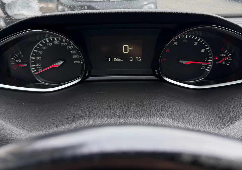 Peugeot 308 1,2 e-THP 130 Active SW 5d