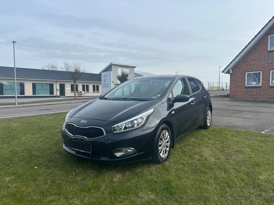 Kia Ceed 1,6 CRDi 128 Style+ Clim 5d