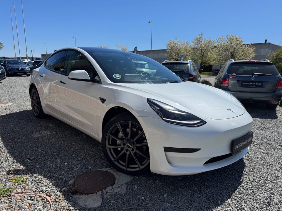 Tesla Model 3 Standard Range+ RWD 4d