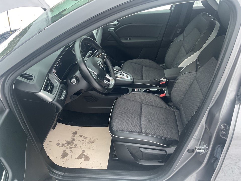 Renault Captur 1,6 E-Tech Intens 5d