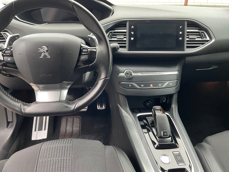 Peugeot 308 1,5 BlueHDi 130 Evolution SW EAT8 5d