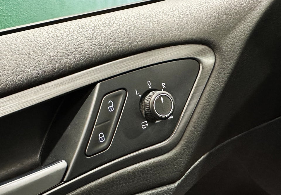 VW Golf VII 1,5 TSi 130 Comfortline Variant DSG 5d