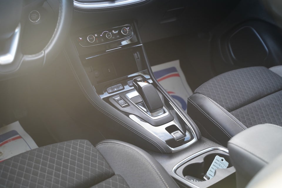 Opel Grandland X 1,6 Hybrid Ultimate aut. 5d