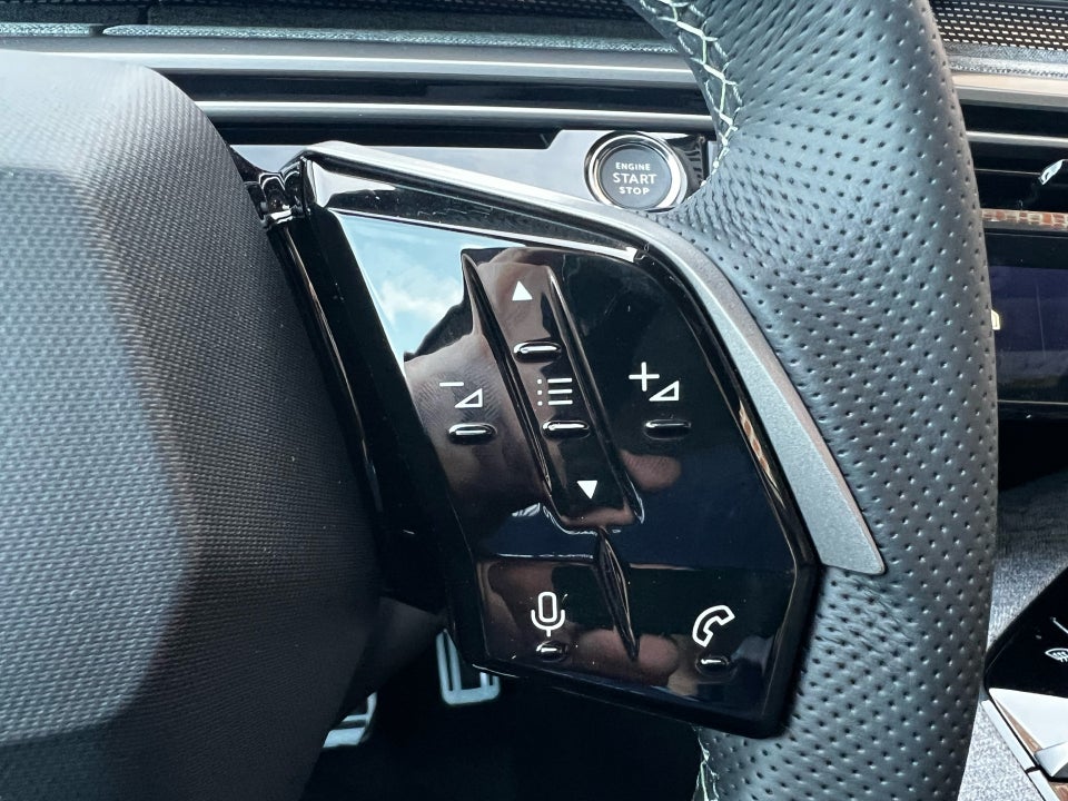 Peugeot e-5008 77 GT Pack 7prs 5d