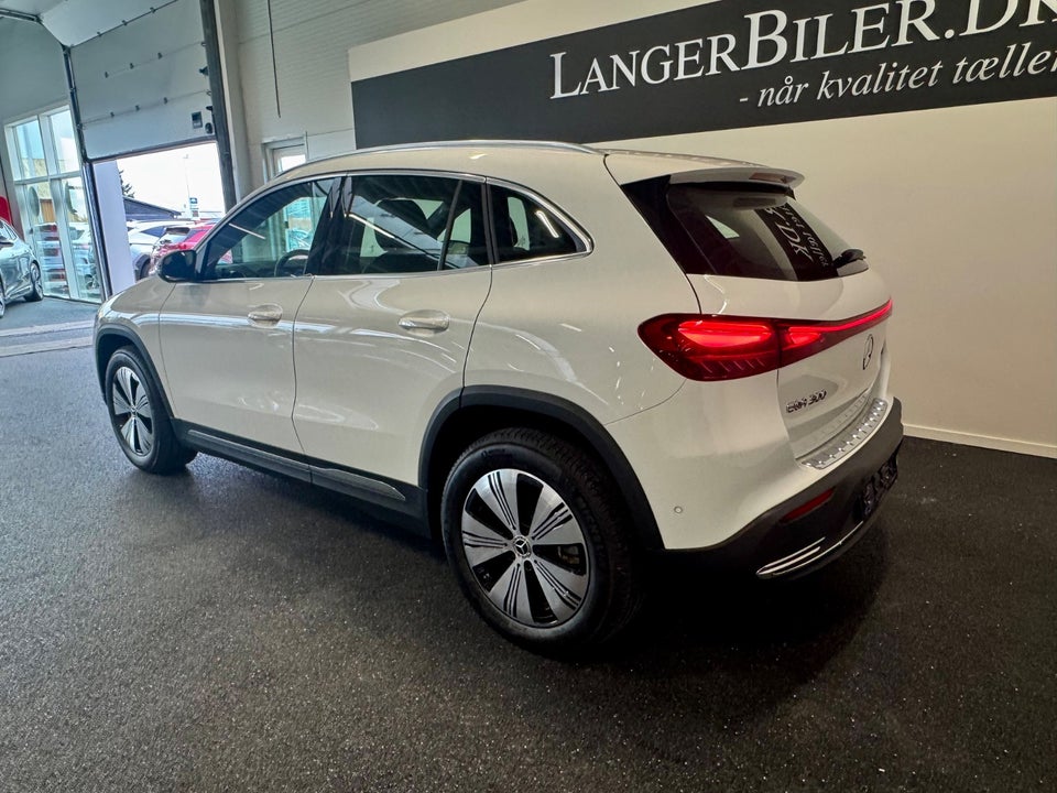 Mercedes EQA300 Progressive 4Matic 5d