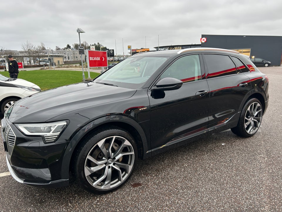 Audi e-tron 55 quattro 5d
