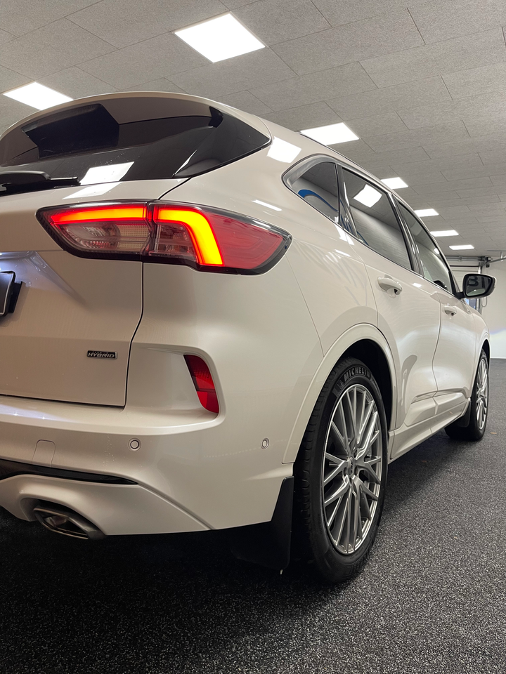 Ford Kuga 2,5 PHEV ST-Line X CVT 5d