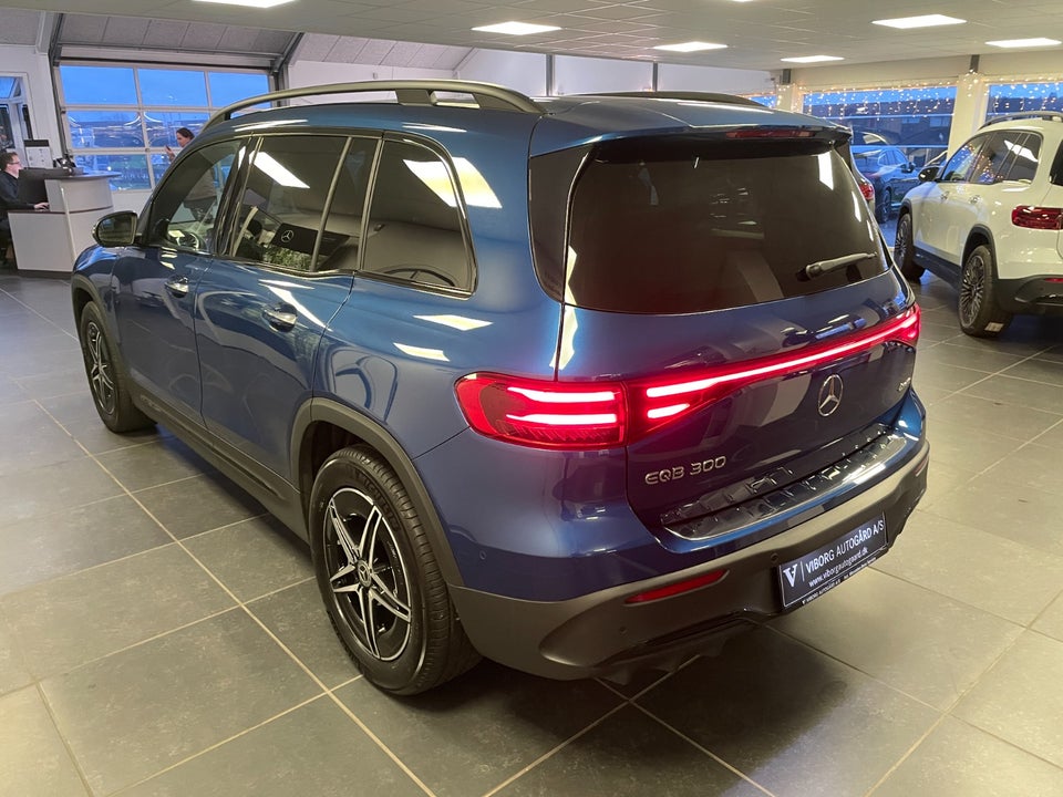 Mercedes EQB300 AMG Line 4Matic 5d