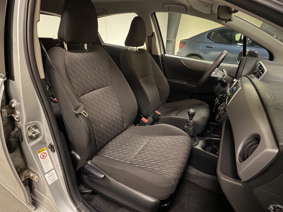 Toyota Yaris 1,3 VVT-i T1 5d