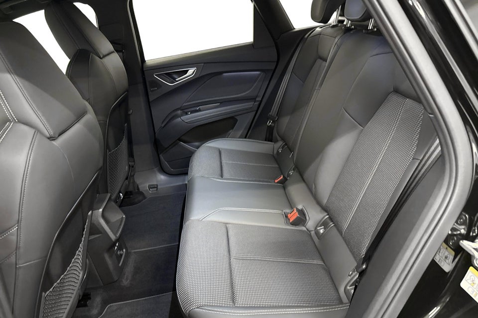 Audi Q4 e-tron performance 5d