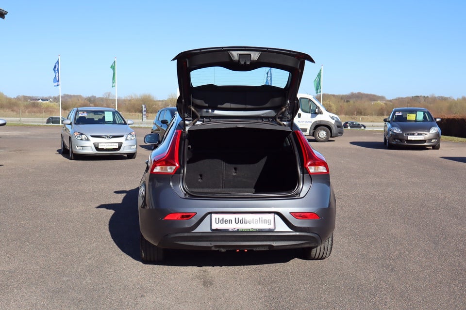 Volvo V40 1,6 D2 115 R-Design 5d