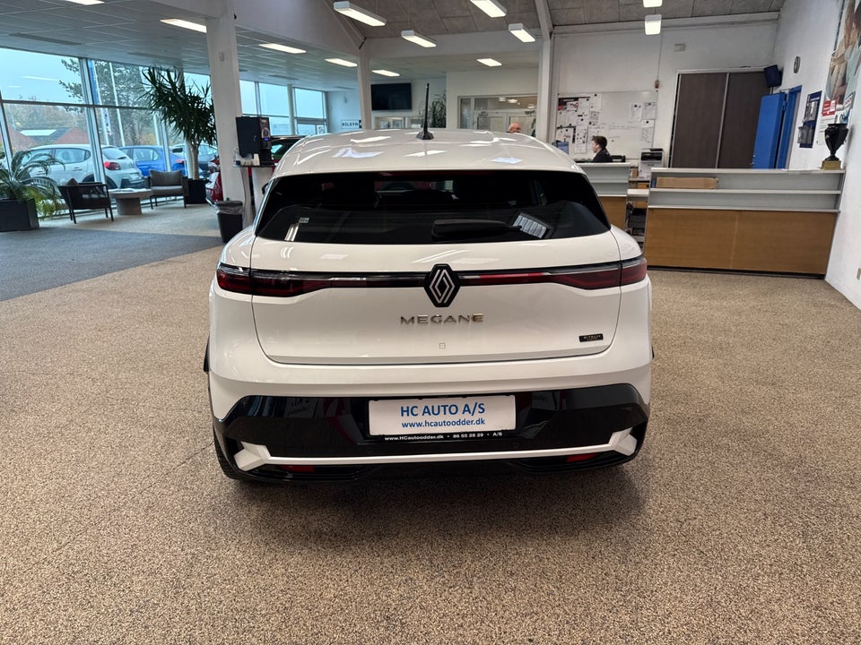 Renault Megane E-Tech 40 Equilibre 5d