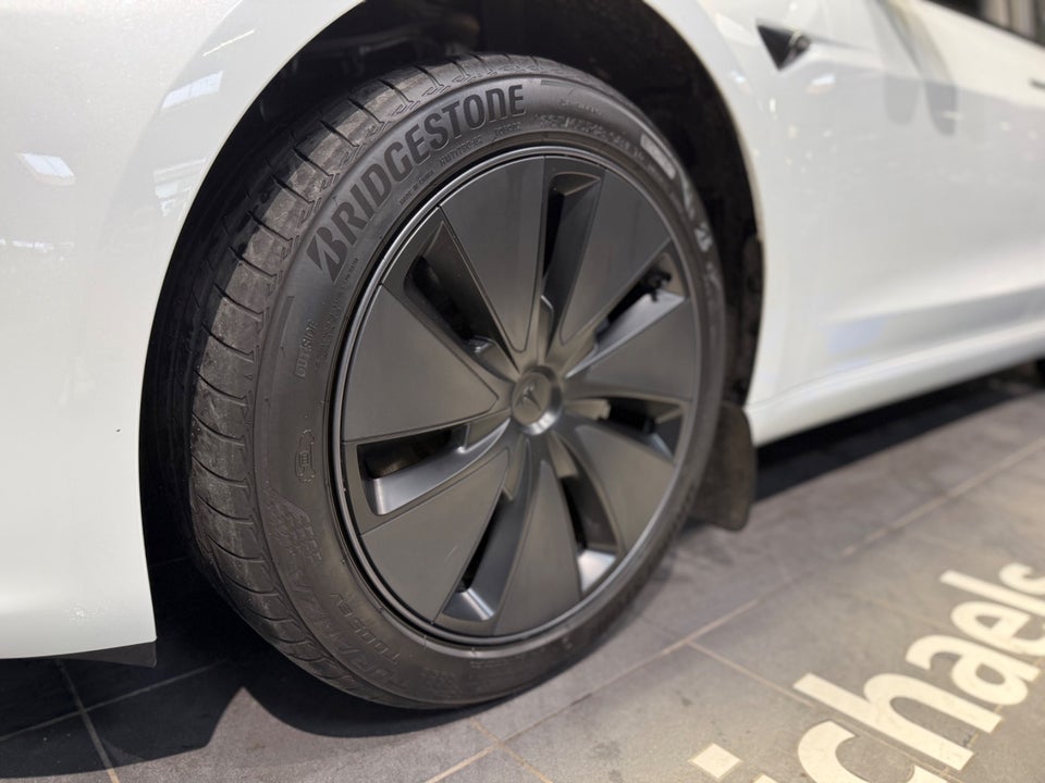 Tesla Model 3 RWD 4d