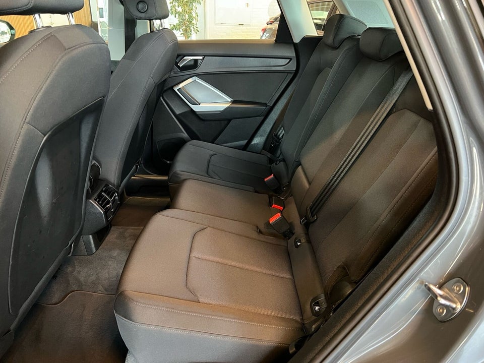 Audi Q3 35 TFSi Advanced Prestige S-tr. 5d