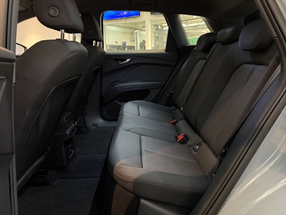 Audi Q4 e-tron 40  5d