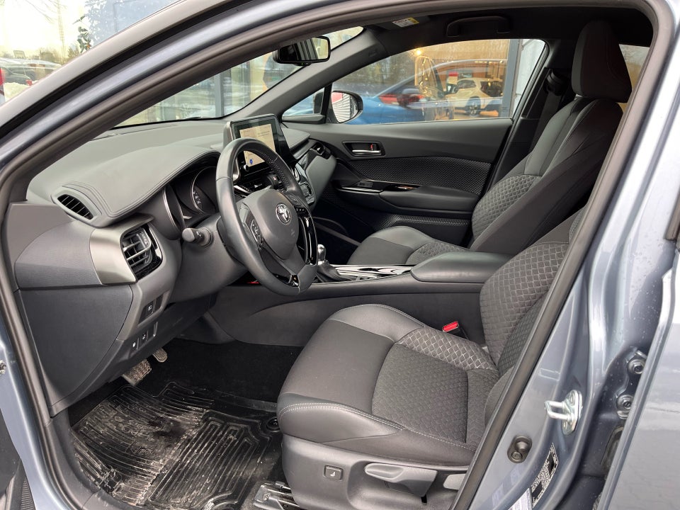 Toyota C-HR 1,8 Hybrid C-LUB Premium CVT 5d