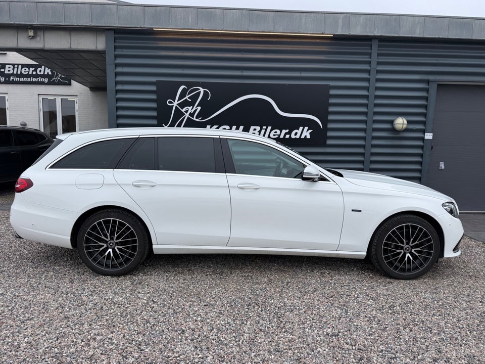 Mercedes E300 de 2,0 Avantgarde stc. aut. 4Matic 5d