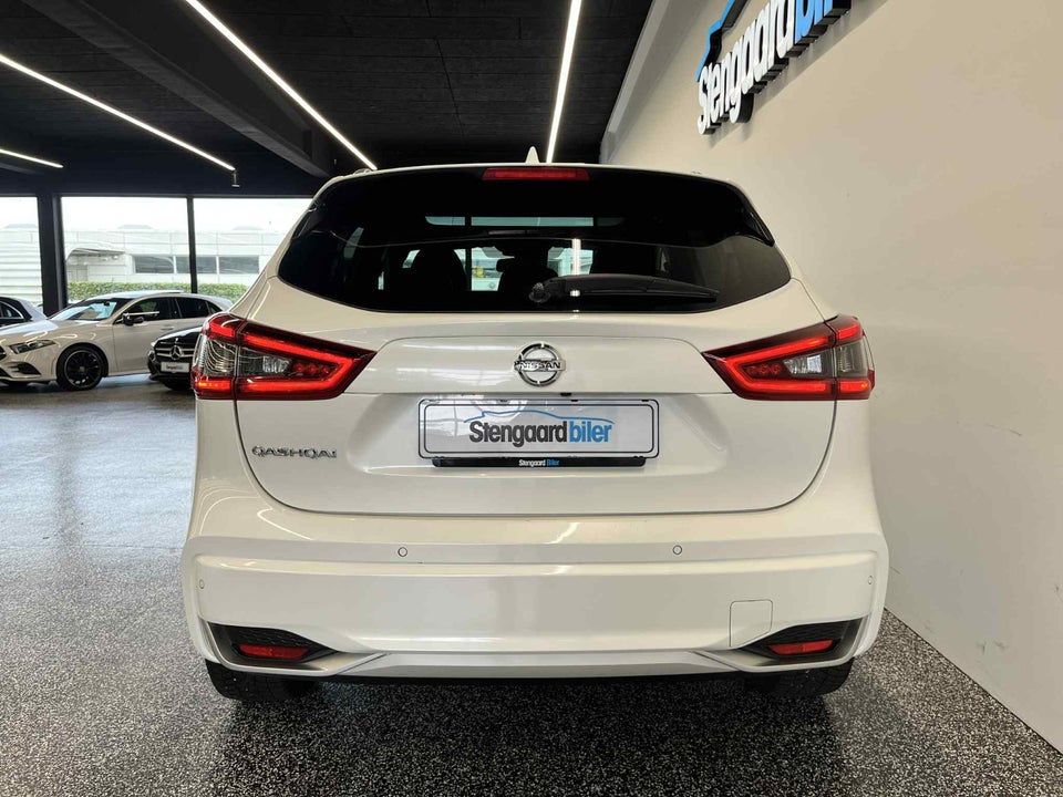 Nissan Qashqai 1,3 Dig-T 160 Tekna 5d