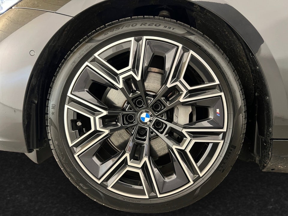 BMW i5 eDrive40 Fully Charged M-Sport 4d