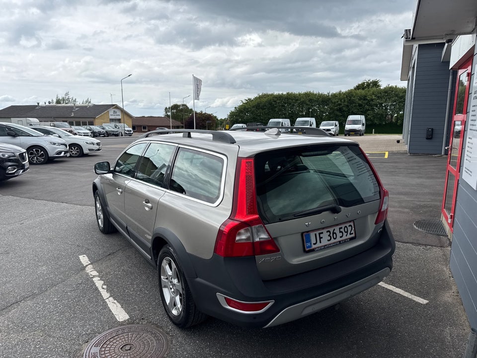 Volvo XC70 2,4 D5 185 Summum aut. AWD 5d