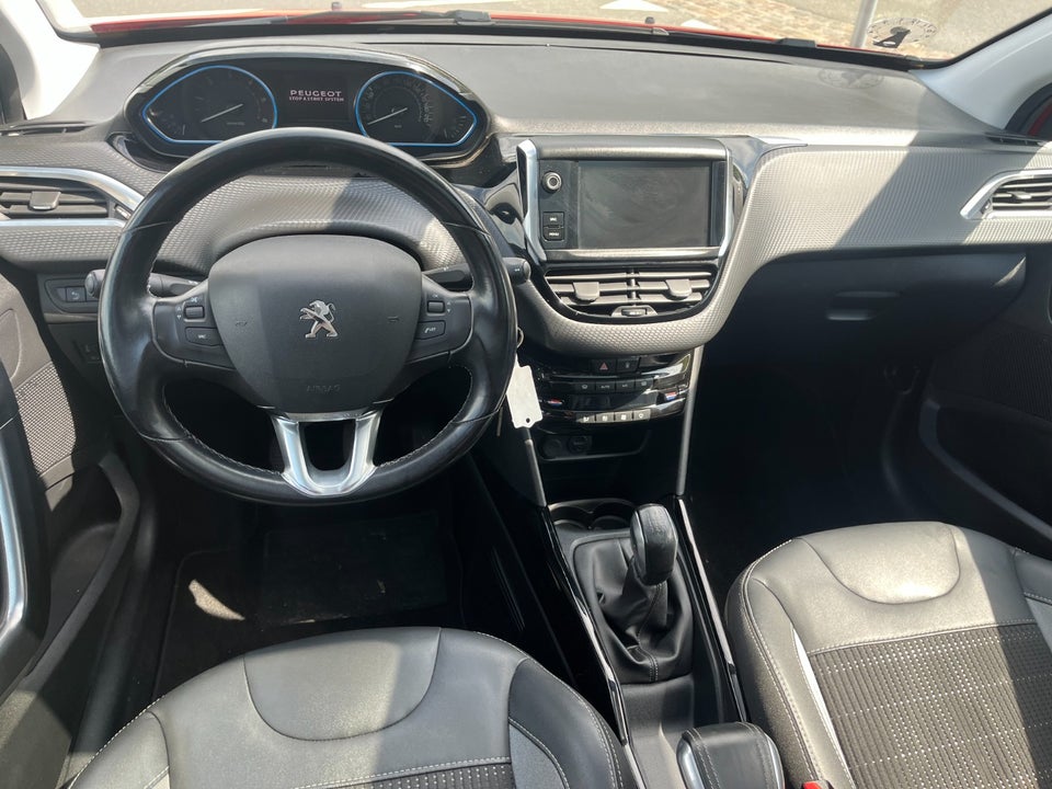 Peugeot 2008 1,6 BlueHDi 100 Allure Sky 5d