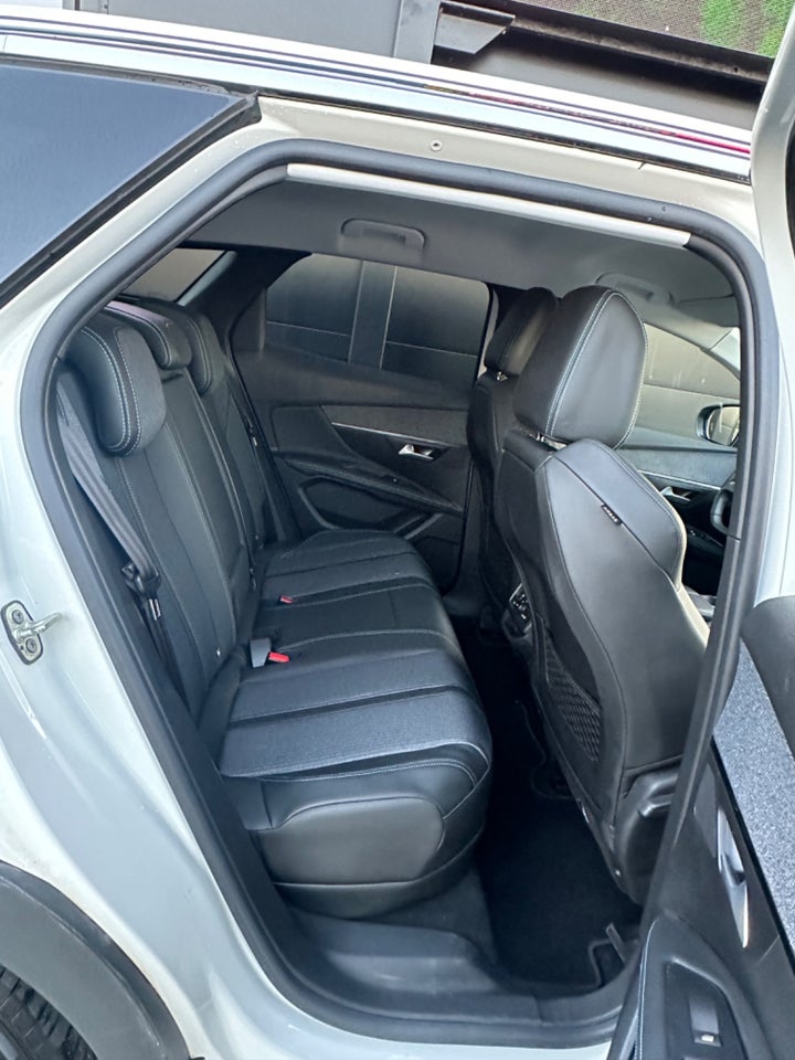 Peugeot 3008 1,6 Hybrid First Selection EAT8 5d