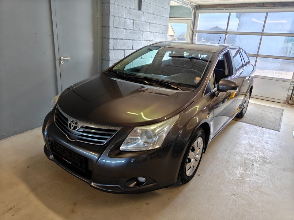 Toyota Avensis 2,0 D-4D TX stc. 5d