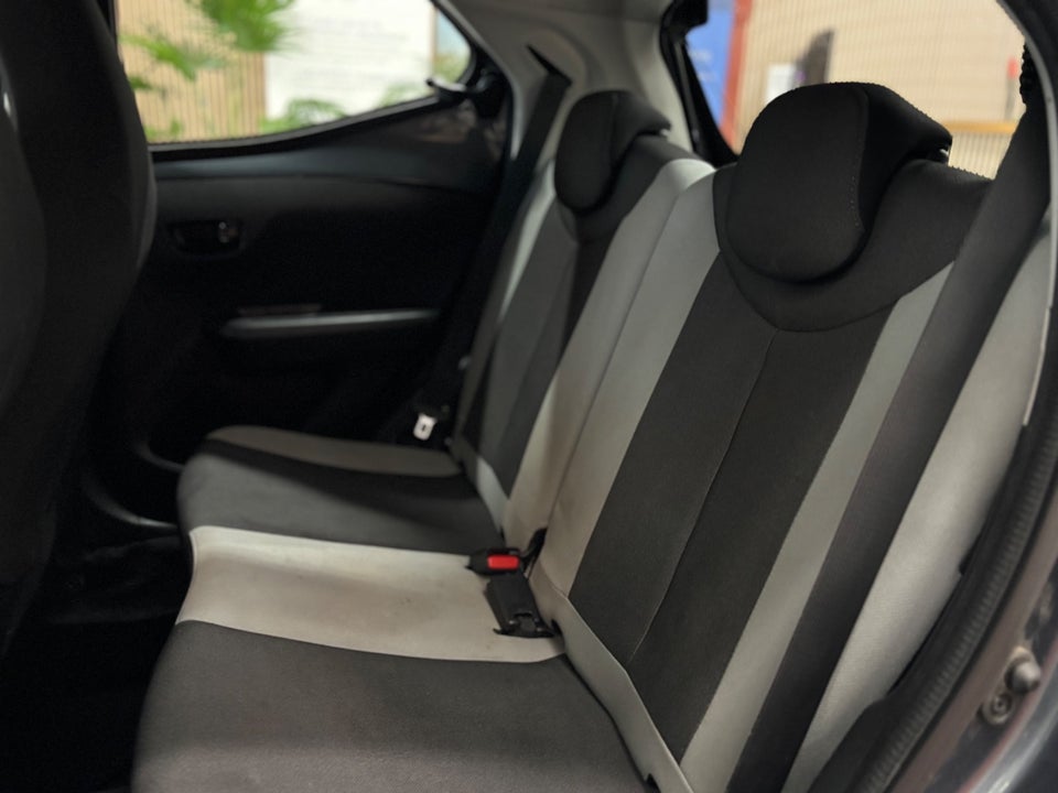 Toyota Aygo 1,0 VVT-i x-play 5d