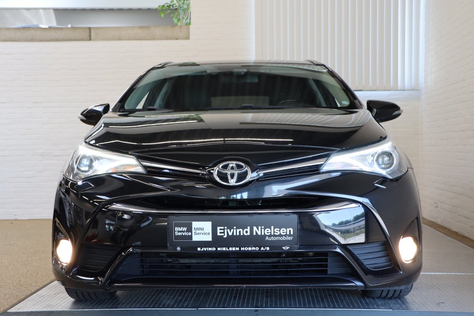Toyota Avensis 1,8 VVT-i T2 Selected Touring Sports MDS 5d