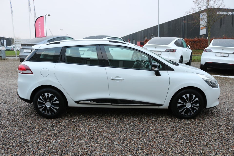 Renault Clio IV 0,9 TCe 90 Expression Sport Tourer 5d