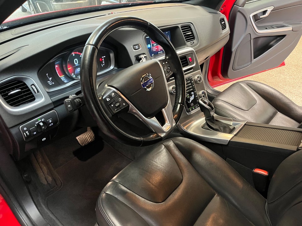 Volvo V60 2,0 D4 190 Summum aut. 5d