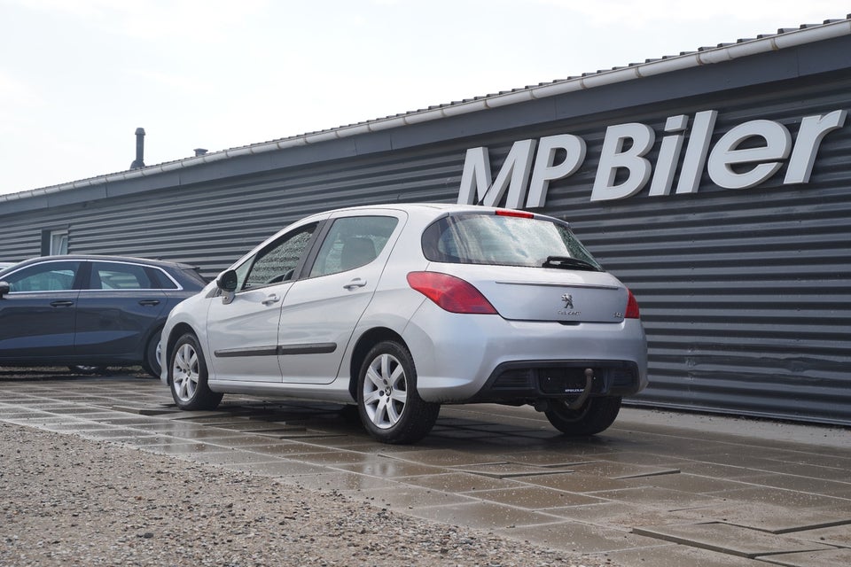 Peugeot 308 1,6 VTi 120 Access 5d