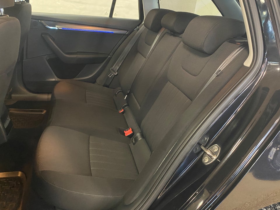 Skoda Octavia 1,6 TDi 115 Style Combi DSG 5d