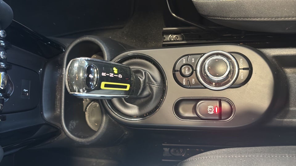 MINI Cooper SE Essential 3d