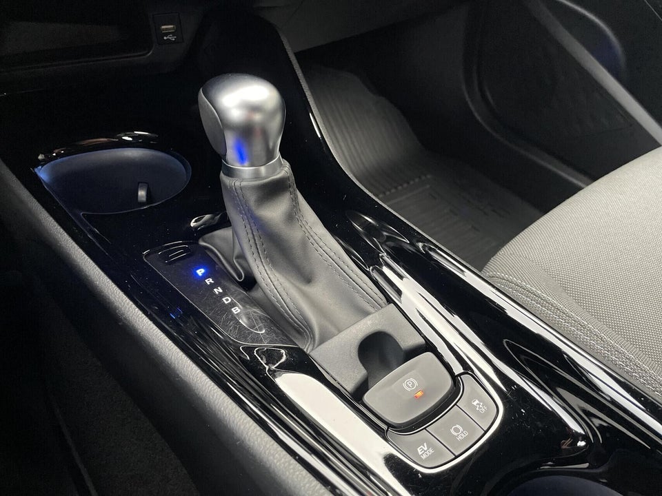 Toyota C-HR 1,8 Hybrid C-LUB Smart CVT 5d