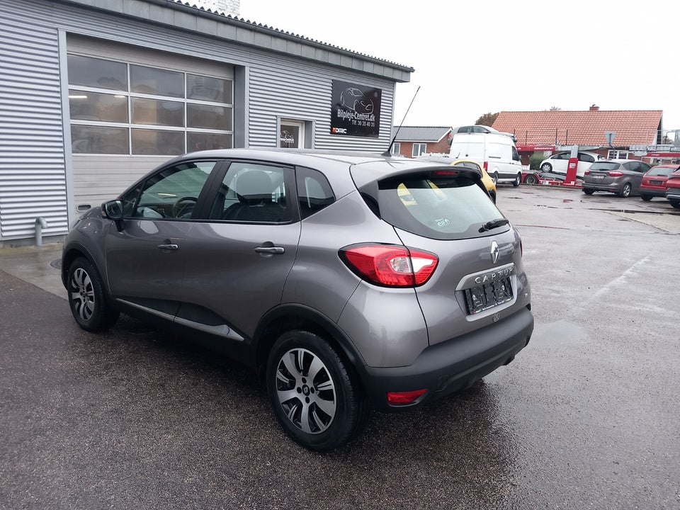 Renault Captur 0,9 TCe 90 Expression 5d