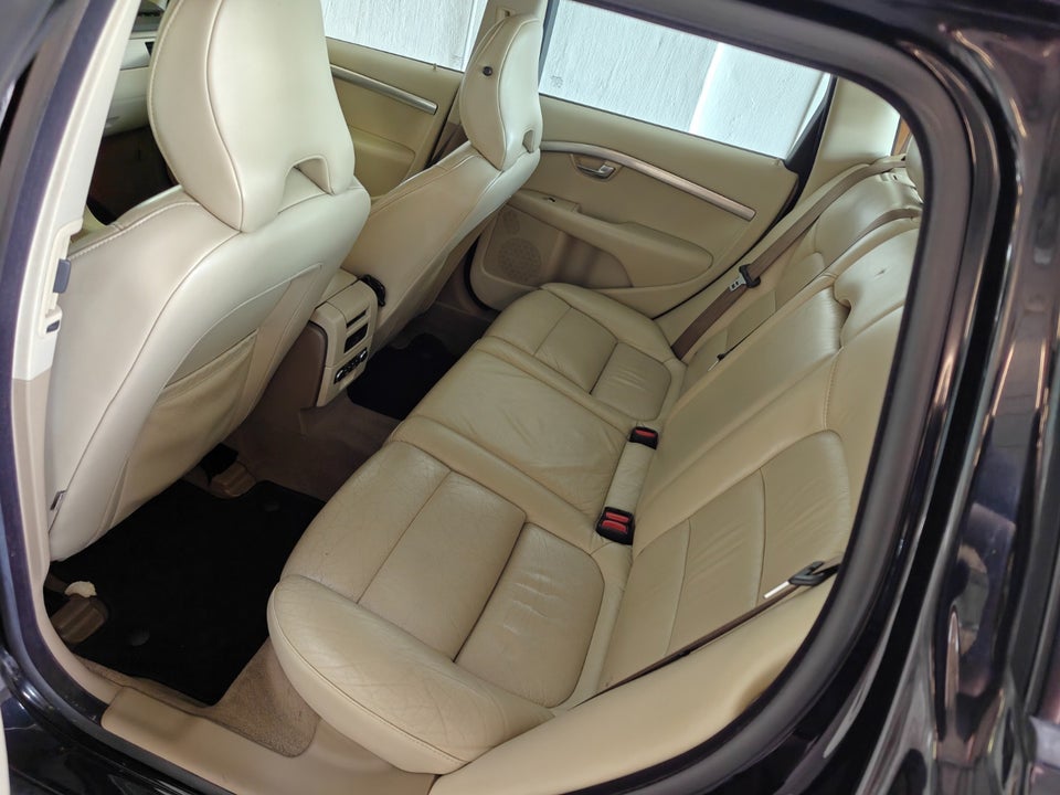 Volvo V70 2,5 T Momentum 5d