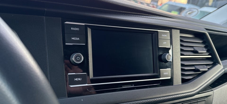 VW Transporter 2,0 TDi 110 Kassevogn lang