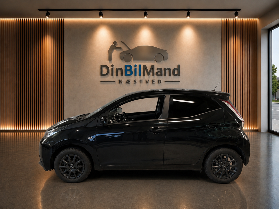 Toyota Aygo 1,0 VVT-i x-black II 5d