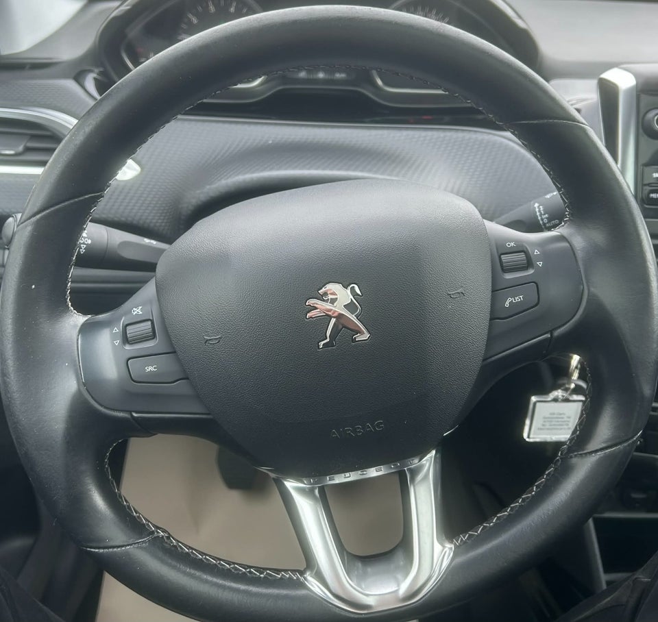 Peugeot 2008 1,2 PureTech 82 Selection Sky 5d