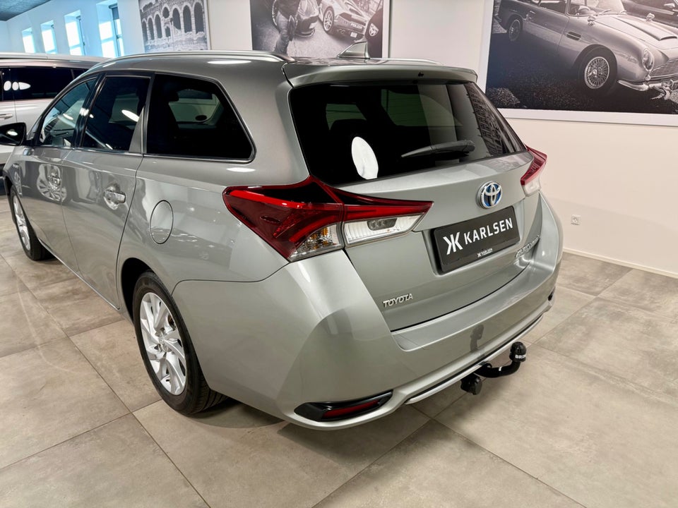 Toyota Auris 1,8 Hybrid H2 Comfort Touring Sports CVT 5d