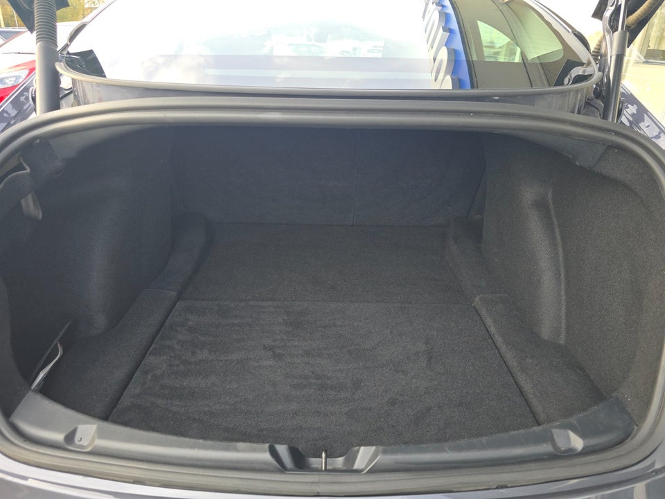 Tesla Model 3 Long Range AWD 4d