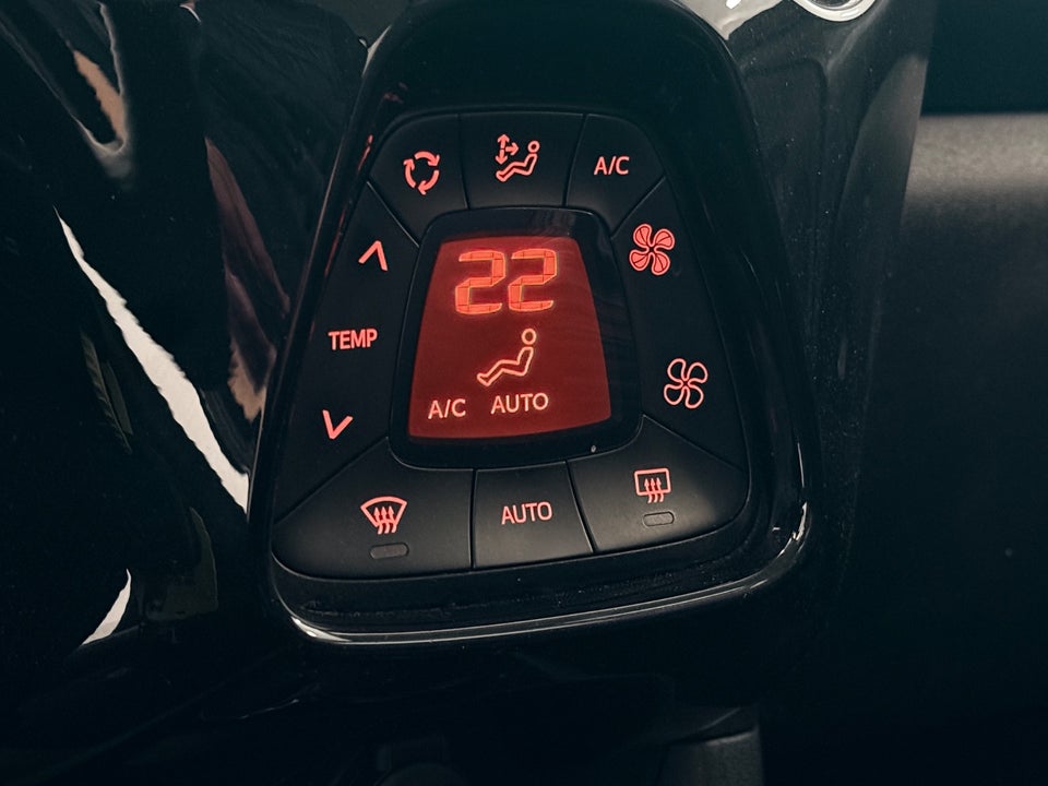 Citroën C1 1,0 VTi Shine 5d